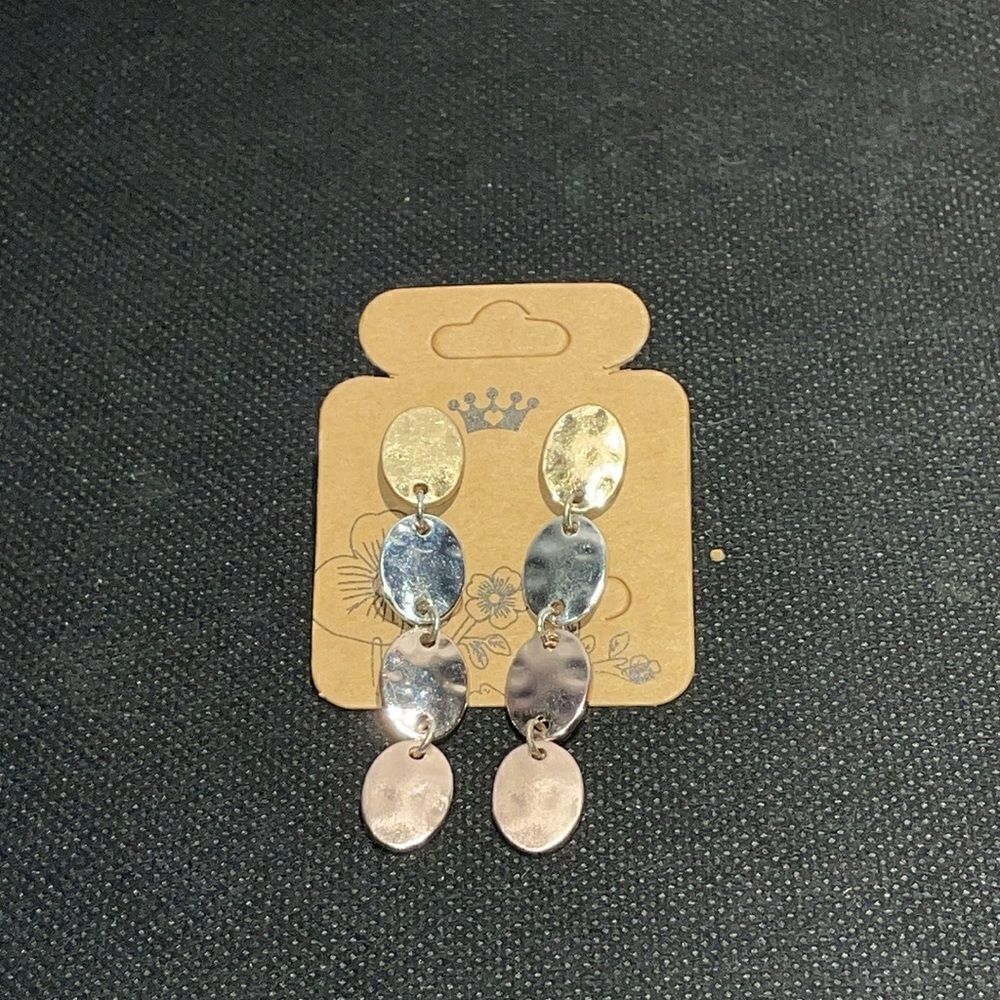 Dangling earrings - Picture 3 of 5